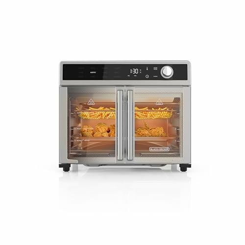 Horno freidora de aire con comida cocinándose adentro.