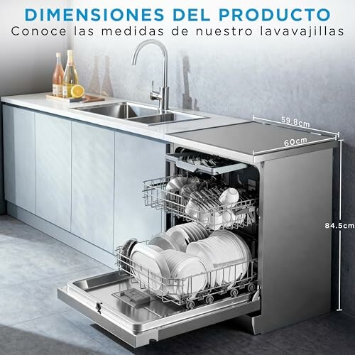 Lavavajillas abierto mostrando platos con medidas.